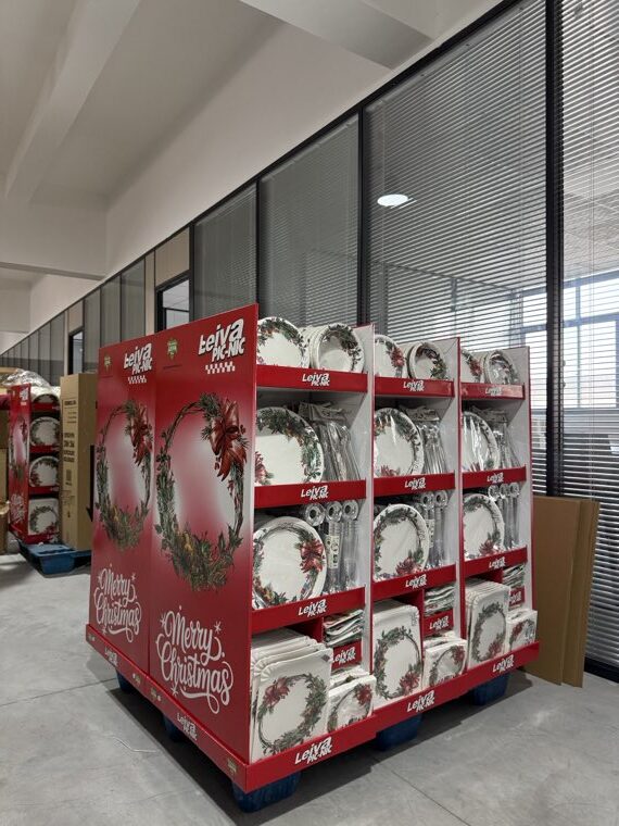 Loaded retail display assembled by RHX