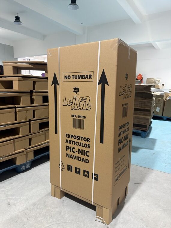 Export carton with paper pallet and strapping