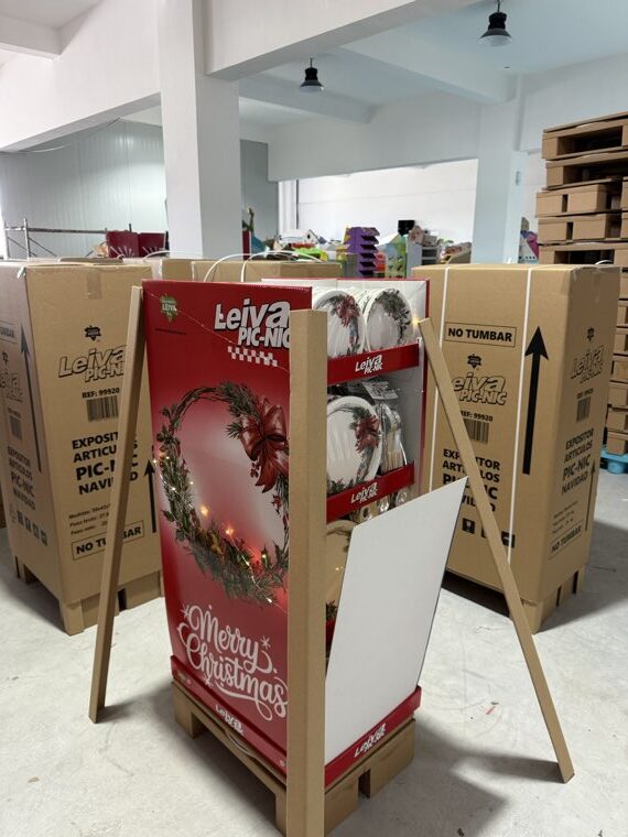 Paper corner guards protecting display packaging