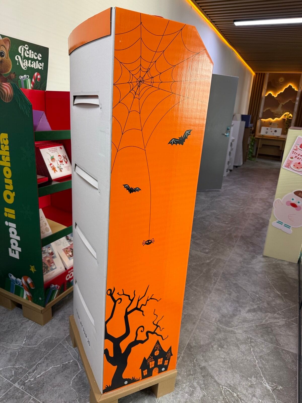 Halloween graphics on the R003 orange side panel