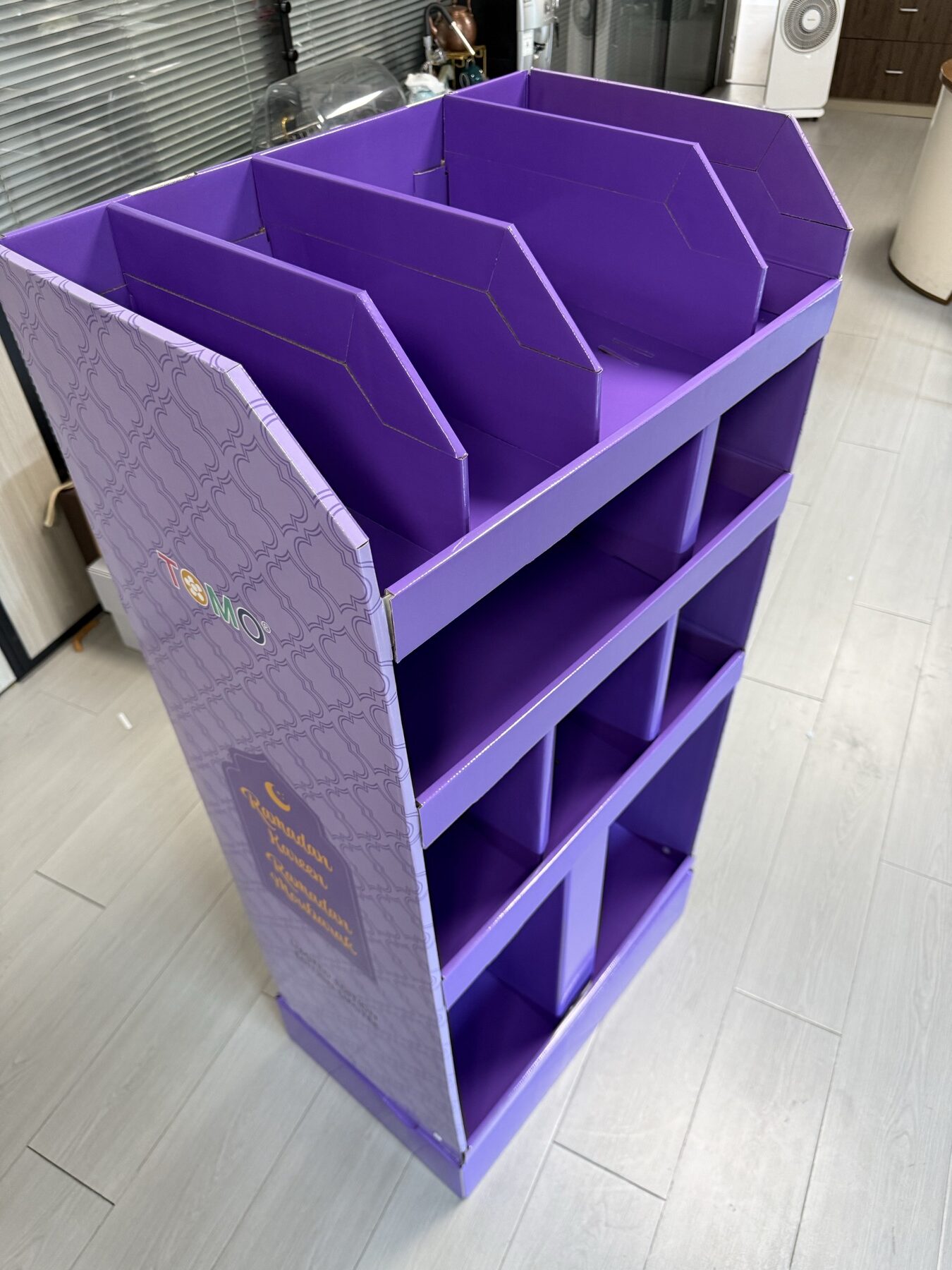 Angled view of the R004 display and printed side panel