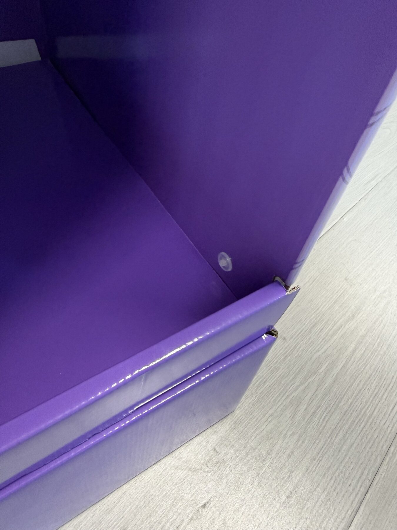 Detail of the R004 base fastening connection